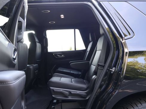 Used 2022 Chevrolet Tahoe Z71 w/ Z71 Off-Road Package AWD/4WD image 44