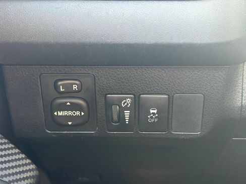 Used 2014 Toyota RAV4 LE AWD/4WD image 11