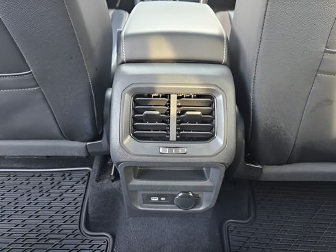 Certified 2022 Volkswagen Tiguan SE R-Line FWD image 11