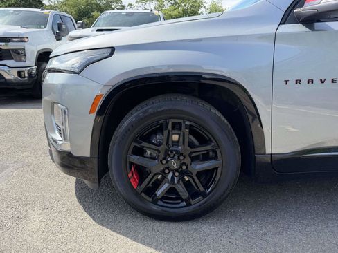 Used 2023 Chevrolet Traverse Premier w/ Redline Edition AWD/4WD image 6