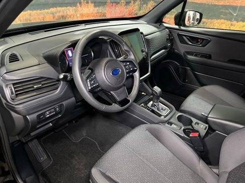 Used 2025 Subaru Forester Premium AWD/4WD image 23