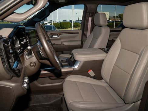 Used 2023 GMC Sierra 1500 SLT w/ SLT Premium Package image 13