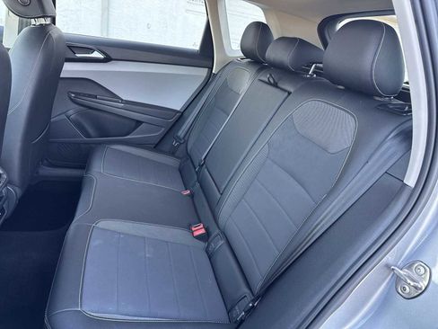 Used 2022 Volkswagen Taos SE image 18