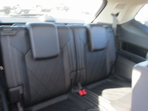 Used 2024 Volkswagen Atlas SEL Premium R-Line image 23