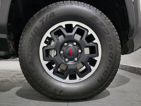 Used 2024 Toyota Tacoma TRD Off-Road w/ TRD Off Road Premium Package AWD/4WD image 25