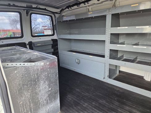 Used 2013 Chevrolet Express 2500 image 18