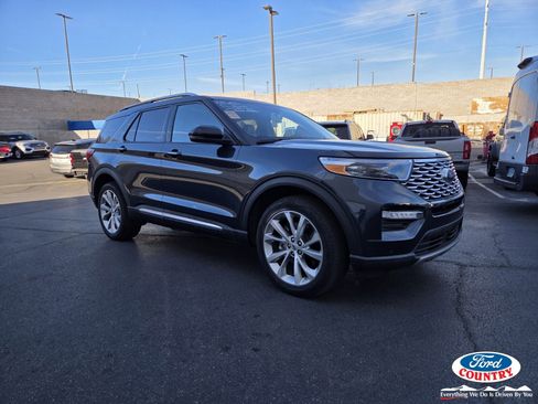Certified 2023 Ford Explorer Platinum image 1