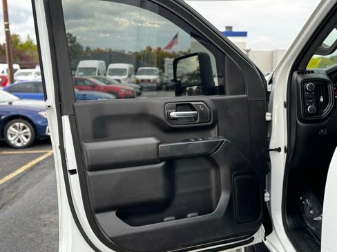 Used 2023 Chevrolet Silverado 2500 Custom w/ Custom Value Package image 15