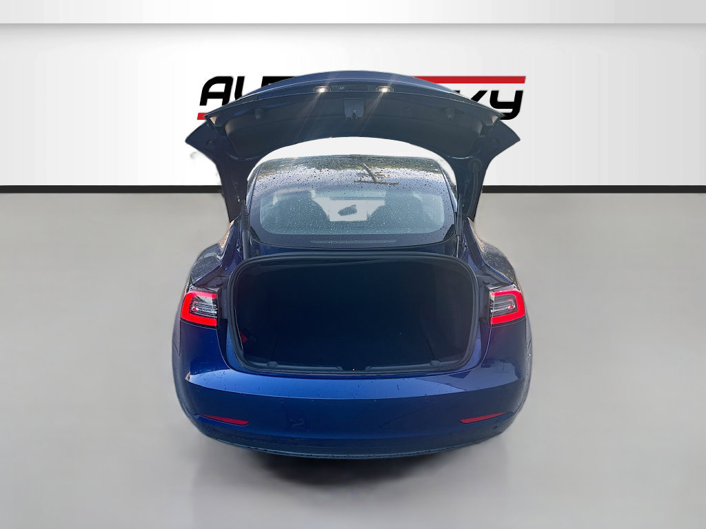 Used 2022 Tesla Model 3 Standard Range RWD image 25