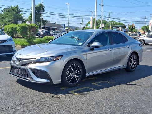 Used 2024 Toyota Camry SE w/ Blackout Package (TMS) AWD/4WD image 3