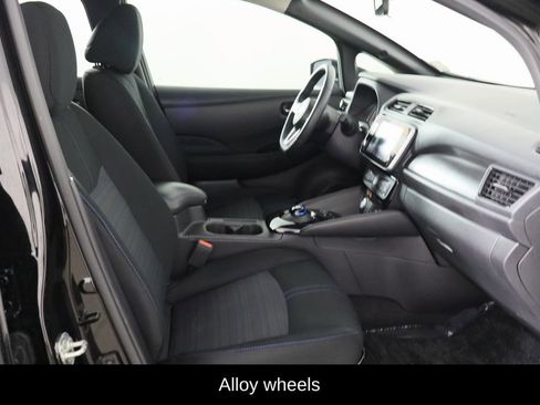 Used 2022 Nissan Leaf SV w/ Protection Package image 18