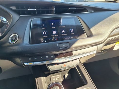 Used 2023 Cadillac XT4 Premium Luxury image 12
