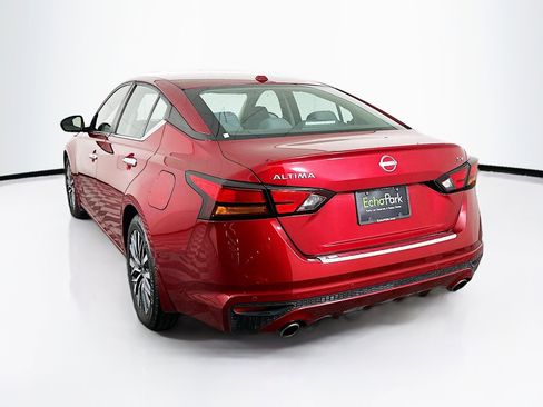 Used 2023 Nissan Altima 2.5 SV w/ SV Premium Package image 5