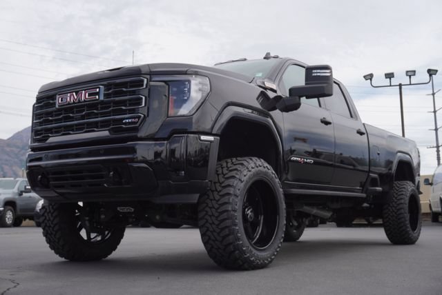 Used 2025 GMC Sierra 3500 AT4 w/ AT4 Premium Plus Package AWD/4WD image 8
