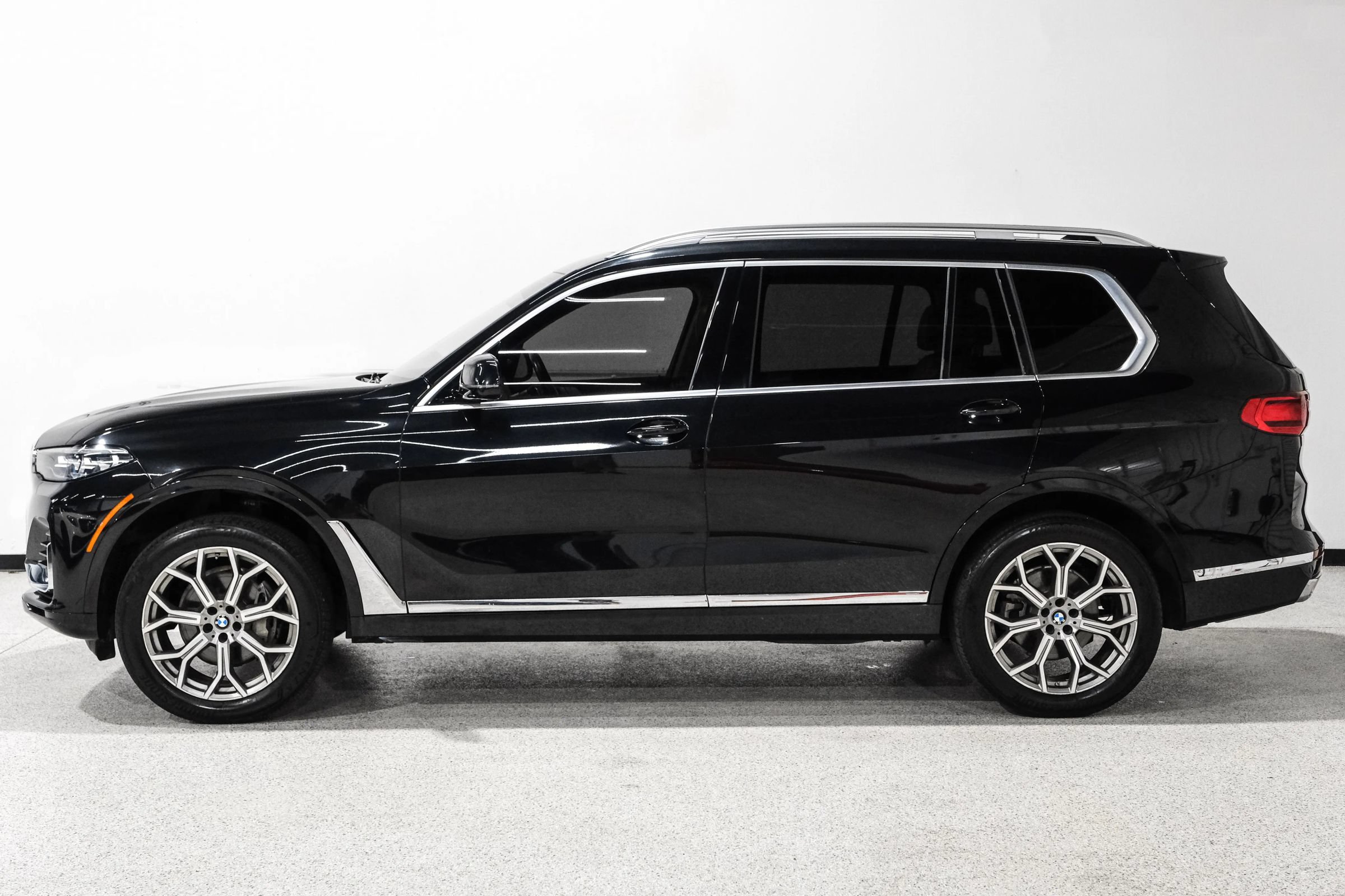 Used 2019 BMW X7 xDrive40i w/ Cold Weather Package AWD/4WD image 9