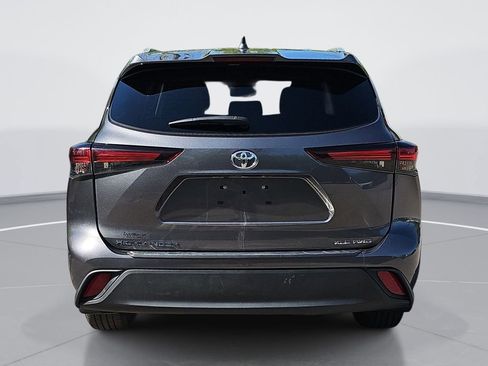 Used 2024 Toyota Highlander Limited AWD/4WD image 5
