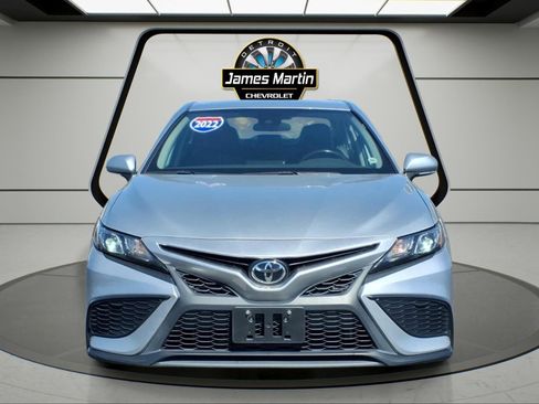 Used 2022 Toyota Camry SE AWD/4WD image 2