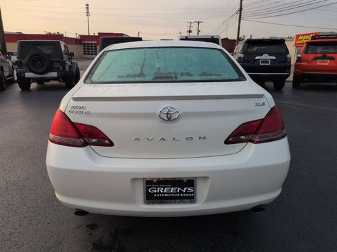 Used 2008 Toyota Avalon XLS FWD image 5