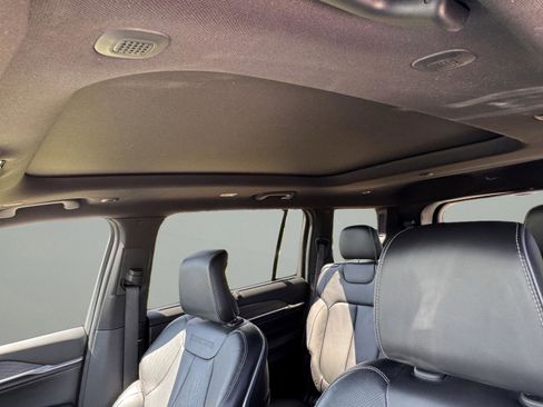 Used 2022 Jeep Grand Cherokee L Overland w/ Luxury Tech Group IV image 33