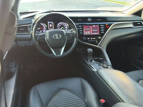 Used 2018 Toyota Camry SE w/ Convenience Package FWD image 18