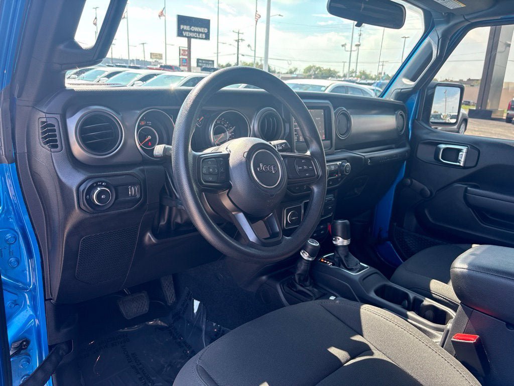 Used 2023 Jeep Wrangler Unlimited Sport AWD/4WD image 11
