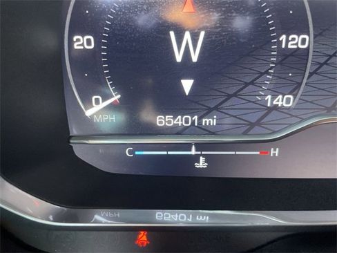 Used 2023 GMC Yukon SLT image 12