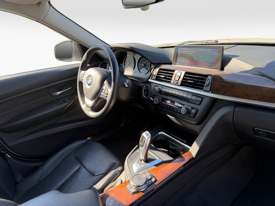 Used 2015 BMW 328i xDrive Sedan AWD/4WD image 32