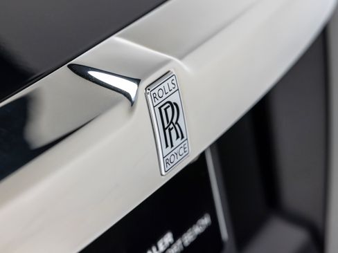 Used 2019 Rolls-Royce Phantom Sedan image 68