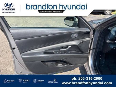 Used 2023 Hyundai Elantra SE FWD image 11