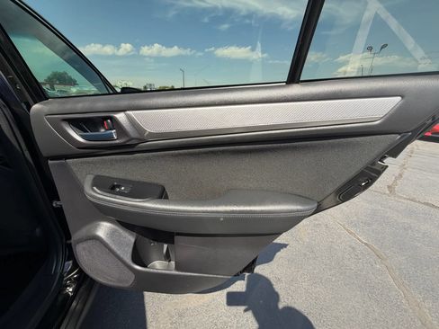 Used 2017 Subaru Outback 2.5i Premium AWD/4WD image 16