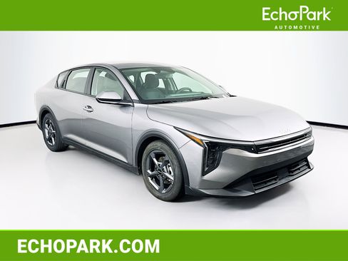 Used 2025 Kia K4 LXS FWD image 1