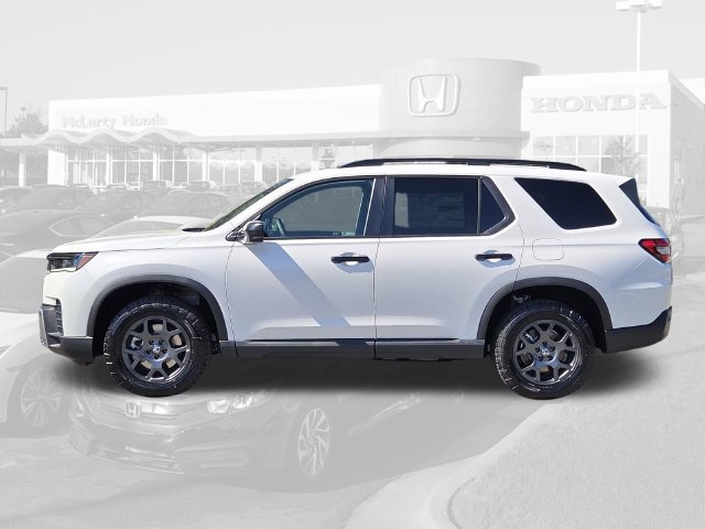 New 2026 Honda Pilot TrailSport image 2