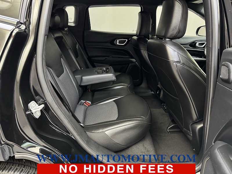 Used 2022 Jeep Compass Latitude w/ Sun and Sound Group AWD/4WD image 18