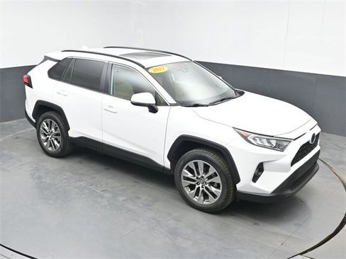 Used 2019 Toyota RAV4 XLE Premium image 1