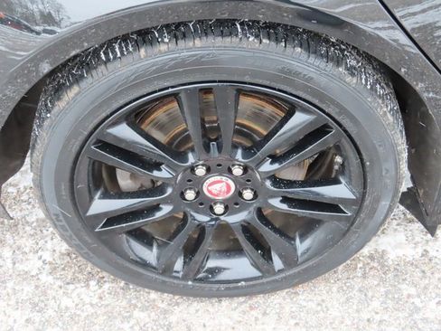 Used 2020 Jaguar XE S image 15