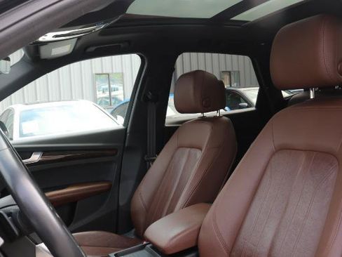Used 2019 Audi Q5 2.0T Premium Plus w/ Premium Plus Package AWD/4WD image 8