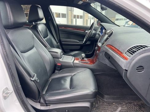 Used 2014 Chrysler 300 AWD w/ Driver Convenience Group image 11