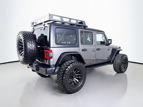 Used 2025 Jeep Wrangler Unlimited Rubicon AWD/4WD image 8