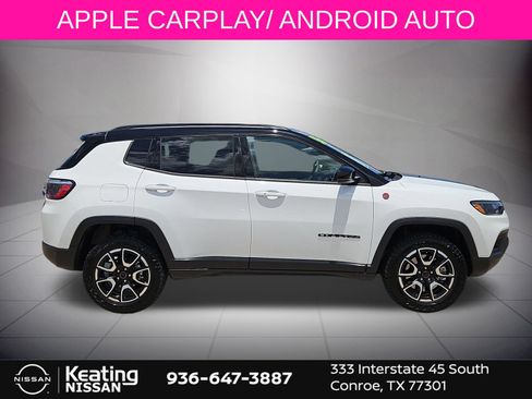 Used 2026 Jeep Compass Trailhawk AWD/4WD image 9