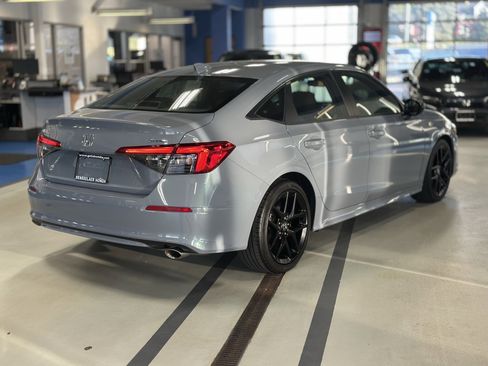 Used 2024 Honda Civic Sport image 4