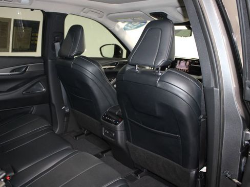 Used 2023 INFINITI QX60 Luxe w/ Vision Package FWD image 32