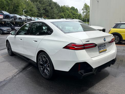 Used 2026 BMW 530i xDrive w/ M Sport Package AWD/4WD image 6