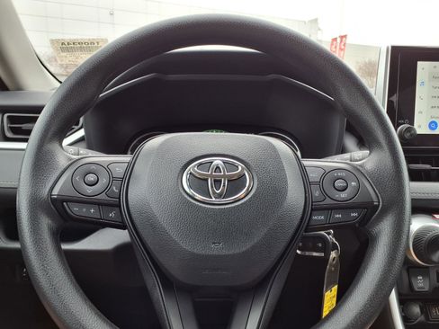 Certified 2025 Toyota RAV4 LE image 21