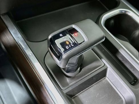 Used 2024 GMC Sierra 1500 SLT w/ SLT Premium Plus Package AWD/4WD image 21
