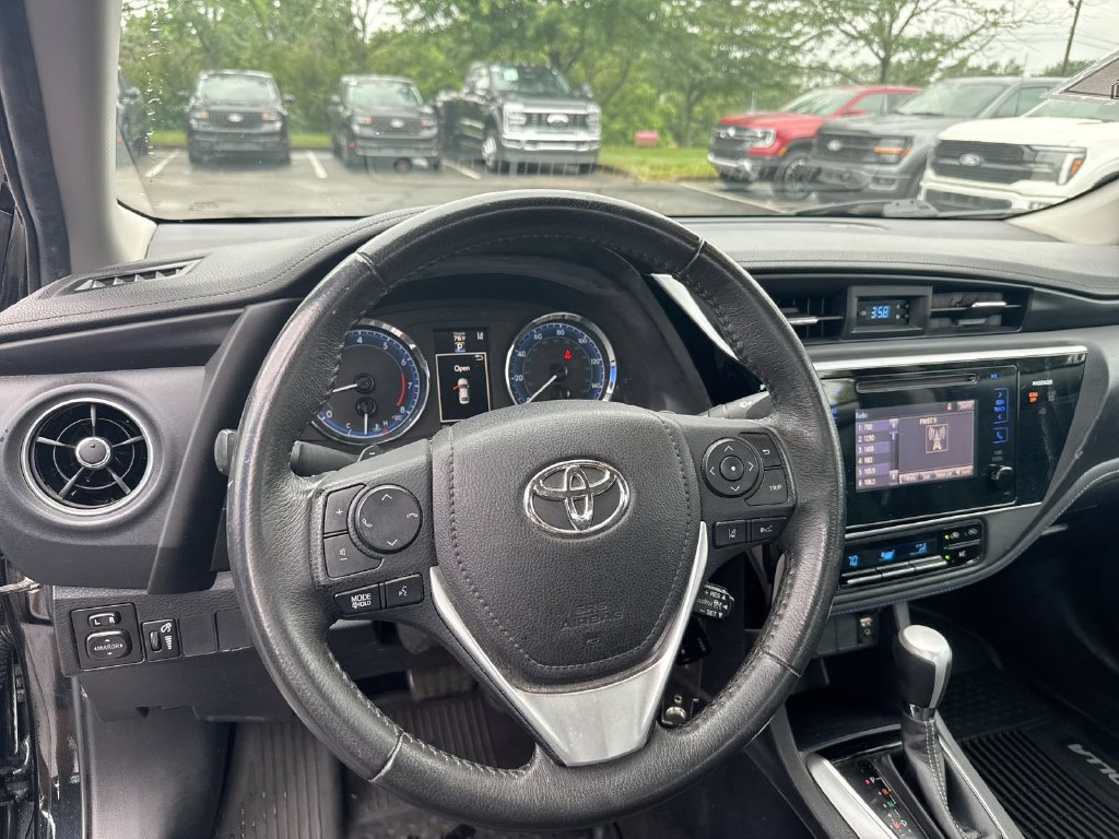 Used 2017 Toyota Corolla SE w/ Carpet Mat Package (TMS) FWD image 11
