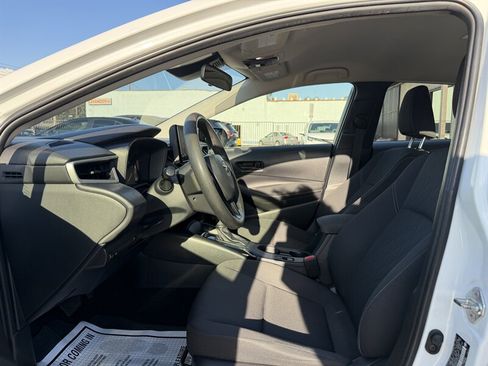 Used 2024 Toyota Corolla LE FWD image 9