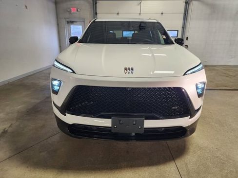 Certified 2025 Buick Enclave Sport Touring image 7