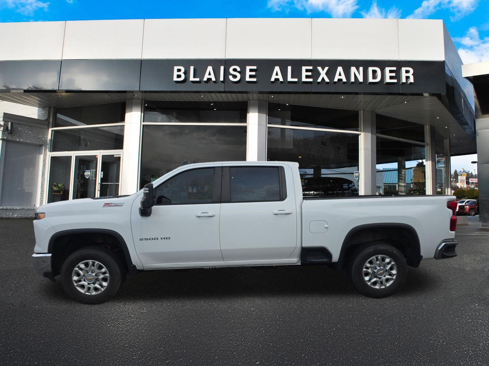Used 2024 Chevrolet Silverado 2500 LT w/ All Star Edition AWD/4WD image 7