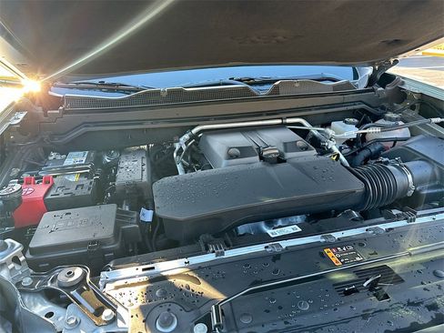 Used 2025 GMC Canyon Denali image 26