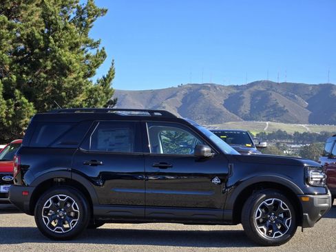 New 2025 Ford Bronco Sport Outer Banks image 4